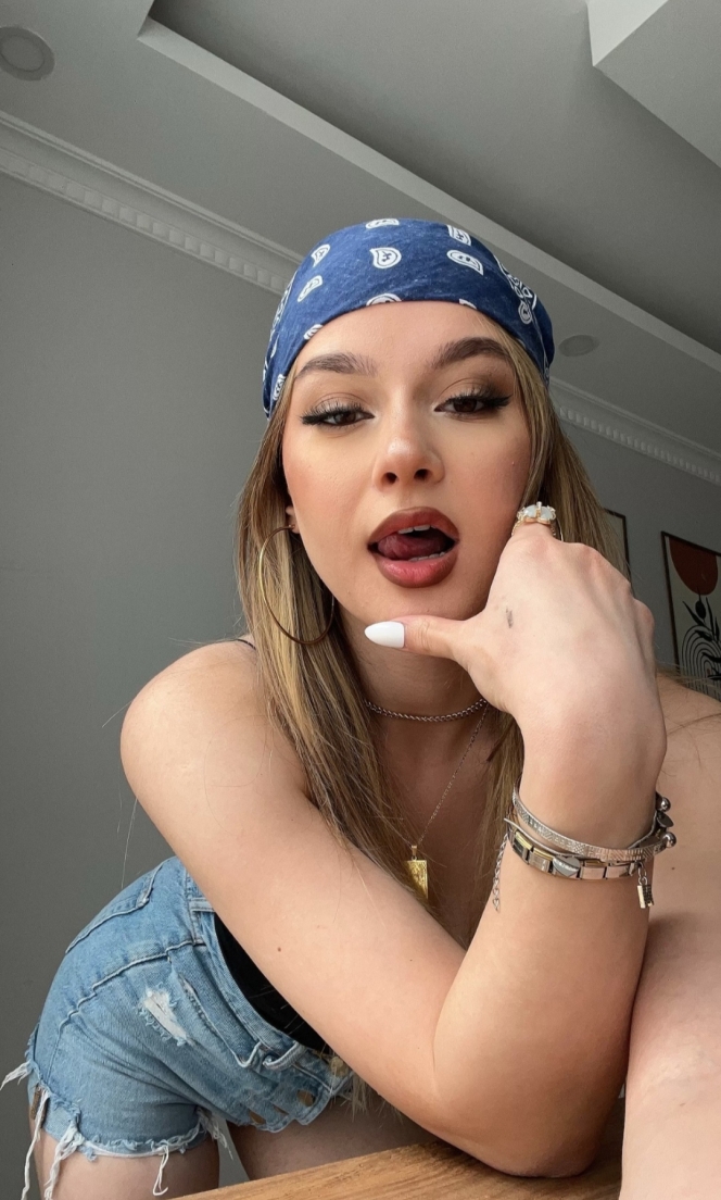 Sıcakkanlılığıyla Dikkat Çeken İzmit Escort Yeliz